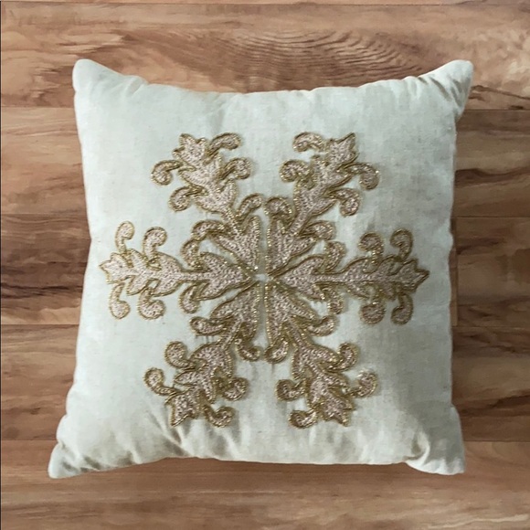 Other - Square decorative pillow